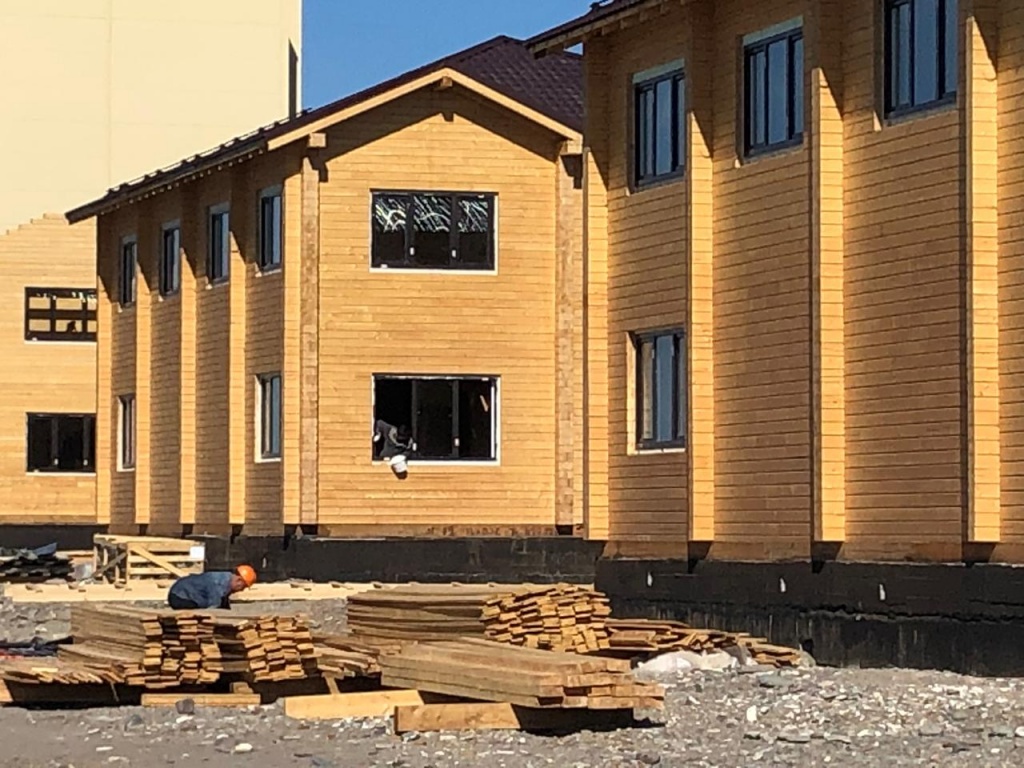Дома от КЛМ-АРТ из клееного бруса для семей военных в г. Кызыле